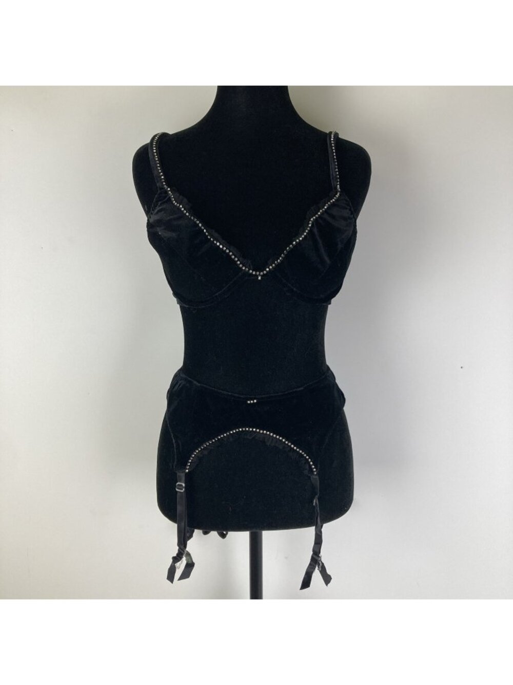 Vintage Y2K Fredericks Of Hollywood Black Velvet Lingerie Set Size 34B Small